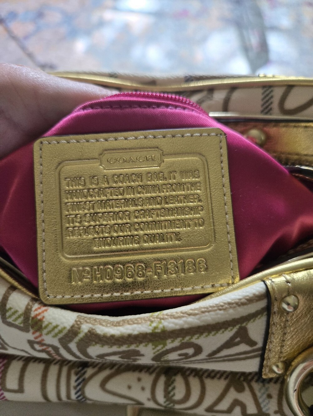 Vintage F13186 Coach Cream Satchel with Gold Trim and Multicolor Script - Picture 8 of 16